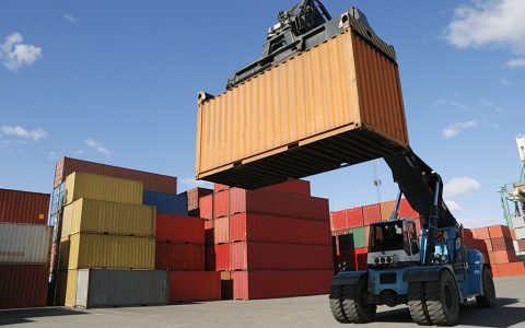 04_Lifting_Container